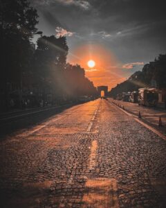 Emraan Hashmi Instagram - Paris afterglow 🌞 🌅