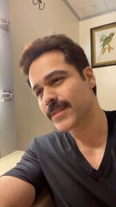 Emraan Hashmi Instagram - I dare do this in my own voice 🙏🏻bpraak #IshqNahiKarte #million #views #emraanhashmi #sahherbambba #bpraak #sadsong #jaani #rajjaiswal #hearttouchingsong

@bpraak @jaani777 @drjrecords @sahherbambba @rubal_shekhawat_ @b2getherpros @raj.jaiswals @tullivivek @nitin_gupta03 @flimykhanna @dilrajnandha