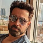 Emraan Hashmi Instagram - Dubai !! 🐫 ☀ 🌊😁