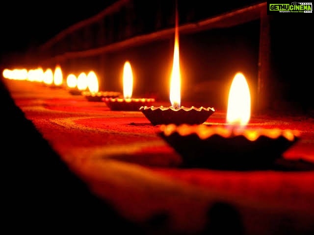 Emraan Hashmi Instagram - Happy Diwali everyone 🪔 🪔!!! Stay safe