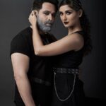 Emraan Hashmi Instagram - This Halloween, we are creepin' it real😈👻 Watch #DybbukOnPrime, Oct 29. @primevideoin @nikifying @manavkaul @jayrkrishnan #BhushanKumar #KrishanKumar @kumarmangatpathak @abhishekpathakk @tseriesfilms @panorama_studios @tseries.official