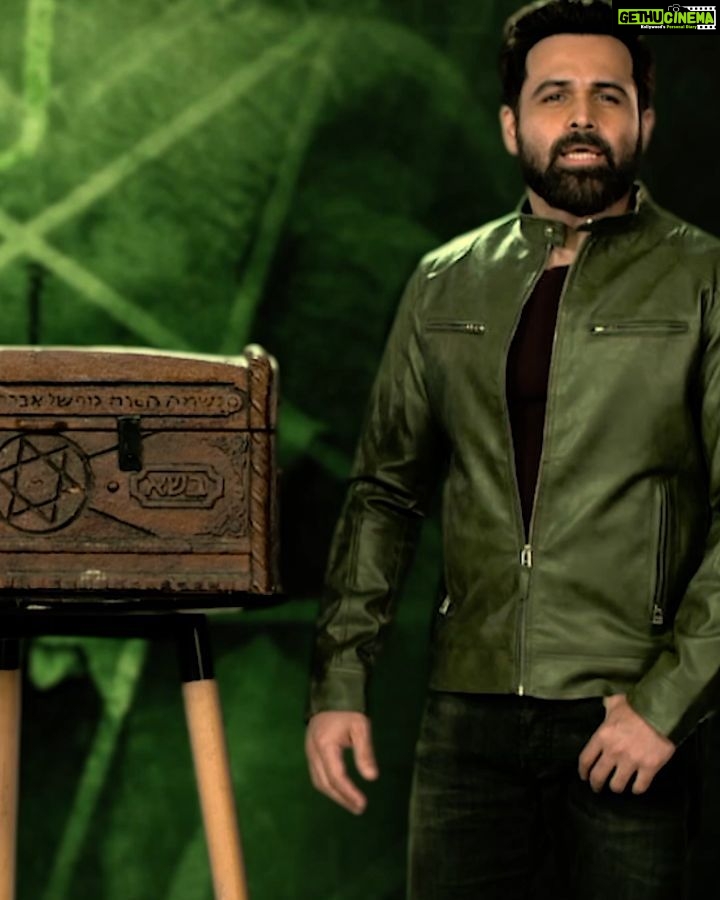 Emraan Hashmi Instagram - There are boxes and then there's Dybbuk. We dare you to open this box in 2 days😈 Watch #DybbukOnPrime, Oct 29. @primevideoin @nikifying @manavkaul @jayrkrishnan #BhushanKumar #KrishanKumar @kumarmangatpathak @abhishekpathakk @tseriesfilms @panorama_studios @tseries.official