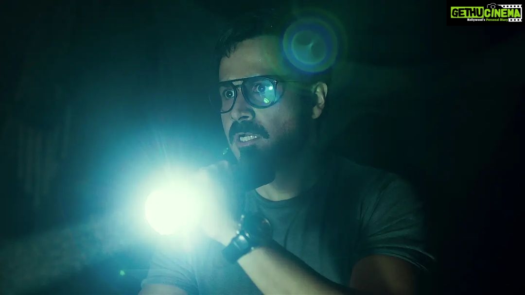 Emraan Hashmi Instagram - Beware of opening the Dybbuk, for you shall face its dark and dubious trickery! Trailer out now: Link in bio Watch #DybbukOnPrime, Oct 29. @primevideoin @nikifying @manavkaul @jayrkrishnan #BhushanKumar #KrishanKumar @kumarmangatpathak @abhishekpathakk @tseriesfilms @panorama_studios @tseries.official