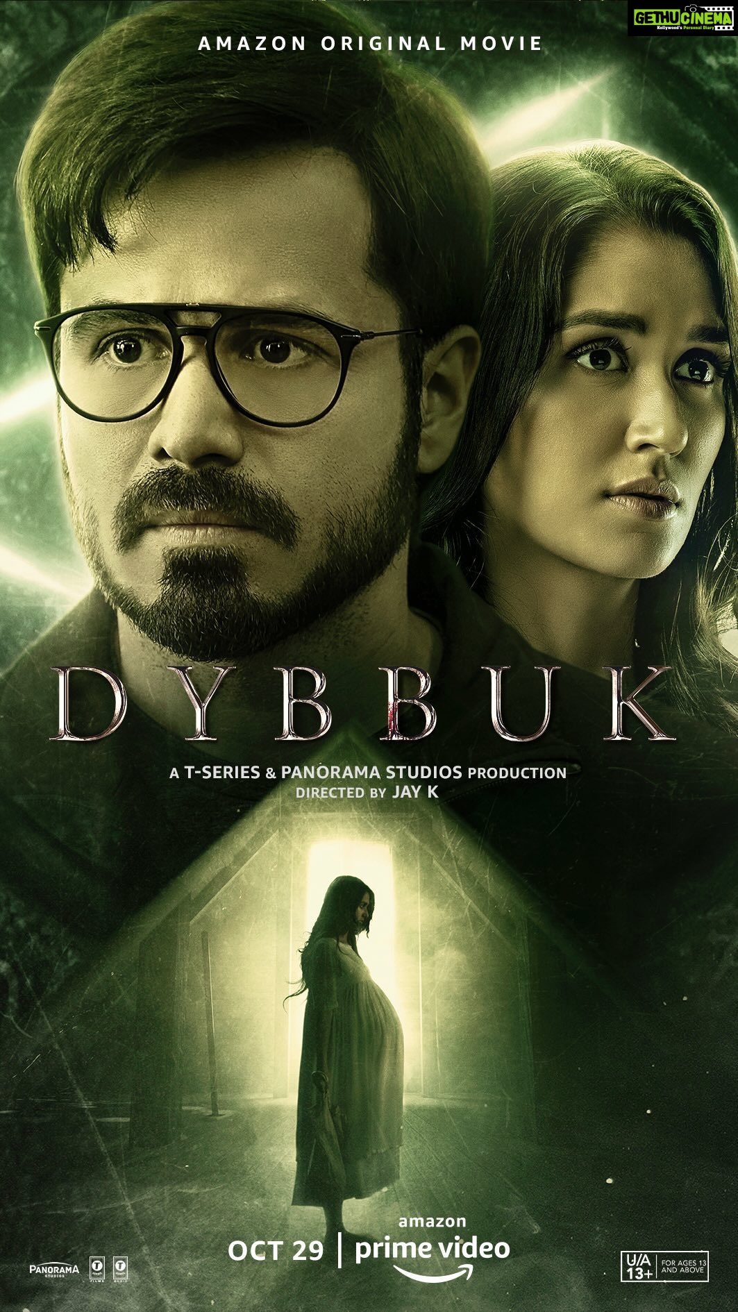 Emraan Hashmi Instagram - This box full of mystery has a dark and twisted history! Do you dare to open the #Dybbuk and find out what lurks inside? 🤫😰 #Dybbuk trailer out now. Watch #DybbukOnPrime, Oct 29. @primevideoin @nikifying @manavkaul @jayrkrishnan #BhushanKumar #KrishanKumar @kumarmangatpathak @abhishekpathakk @tseriesfilms @panorama_studios @tseries.official