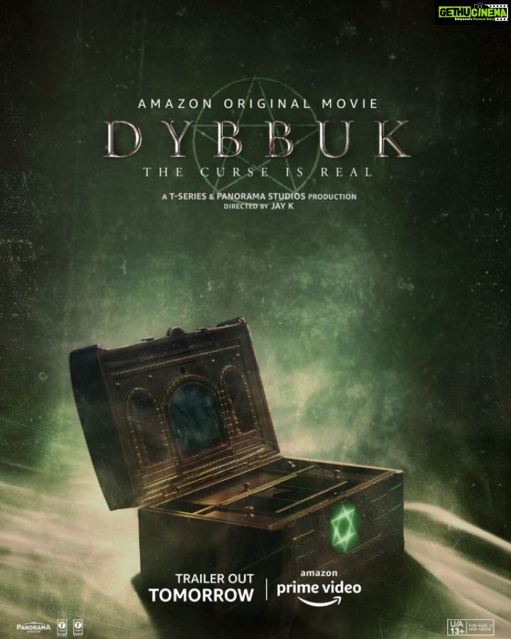 Emraan Hashmi Instagram - In this chest, the mystery and evil combine! #Dybbuk trailer out tomorrow. Watch #DybbukOnPrime, Oct 29. @primevideoin @nikifying @manavkaul @jayrkrishnan #BhushanKumar #KrishanKumar @kumarmangatpathak @abhishekpathakk @tseriesfilms @panorama_studios @tseries.official