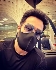 Emraan Hashmi Instagram - Catching a red eye flight to 🇹🇷 !! ✈️