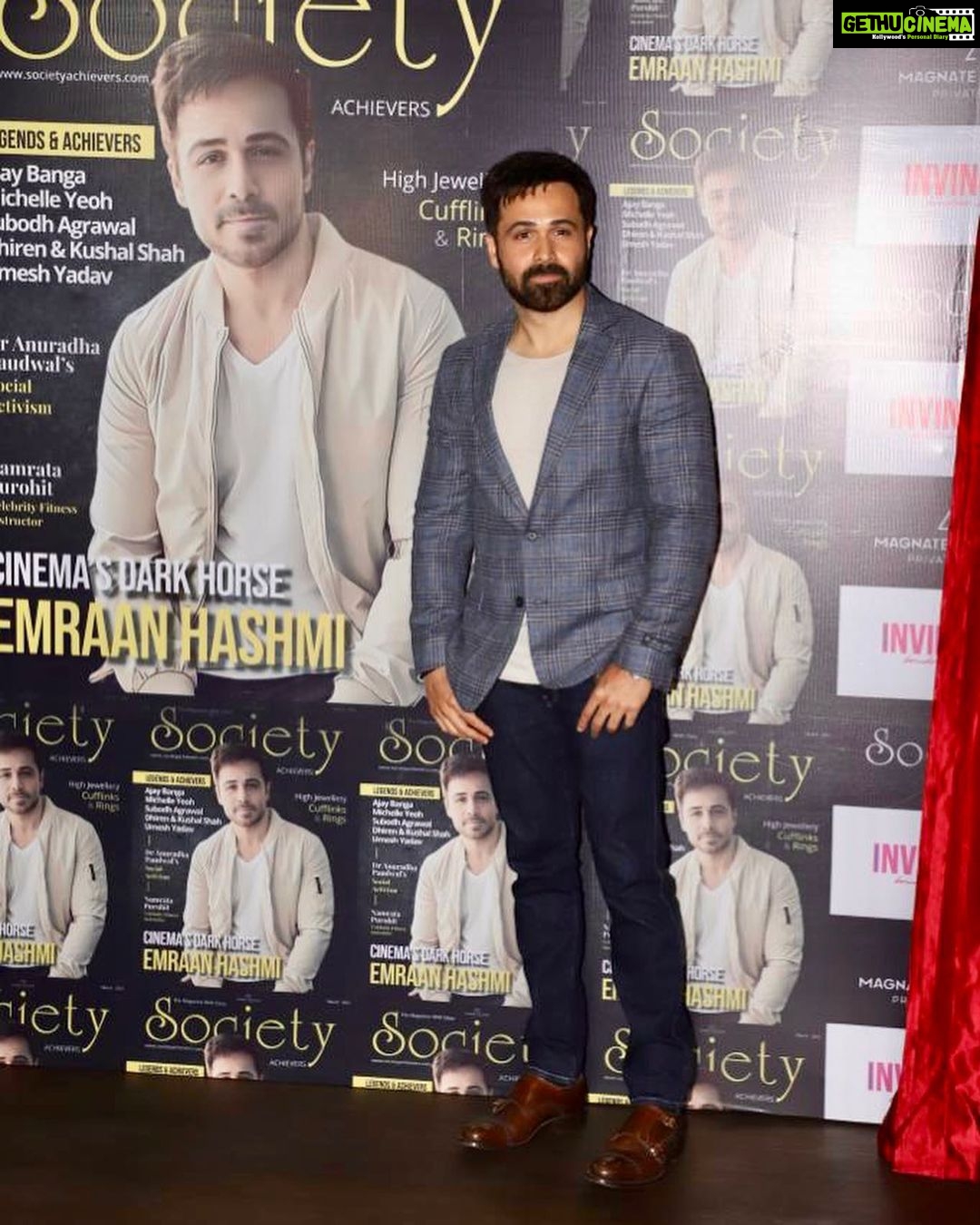 Emraan Hashmi Instagram - A big thank you to the entire Society team #societymagazine #narihira @societyachieversmag @dhamankarashok @media.raindrop