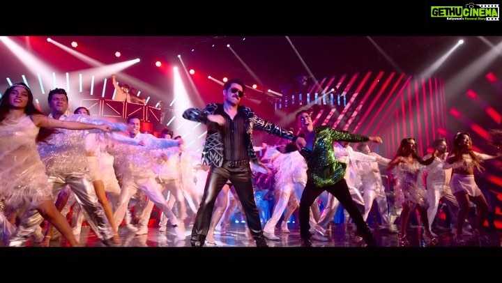 Emraan Hashmi Instagram - Our Khiladi is back with the iconic classic beat! Check out the teaser of #MainKhiladi Full song out on 1st Feb. #Selfiee in cinemas on 24th Feb @akshaykumar @nushrrattbharuccha @dianapenty @karanjohar @apoorva1972 @therealprithvi @supriyamenonprithviraj @iamlistinstephen @raj_a_mehta @rishiwrites @dharmamovies @starstudios #CapeOfGoodFilms @prithvirajproductions @magicframes2011 @vbfilmwala @uditnarayanmusic @anumalikmusic @abhijeetbhattacharya @tanishk_bagchi @anshul300 @azeemdayani @playdmfofficial