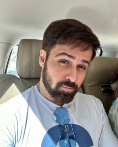 Emraan Hashmi Instagram - Sunday Vibes 🌞🕶️