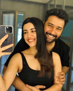 Esha Kansara Instagram - Pyaar ProMax 1TB SpaceGrey 🤣 @musicwaala