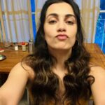 Esha Kansara Instagram - Many moods of Kaveri Chandra! A beautiful short film coming not so soon, coz good things take time!😋🥳 Girgaum Chowpatty