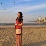 Esha Kansara Instagram - Many moods of Kaveri Chandra! A beautiful short film coming not so soon, coz good things take time!😋🥳 Girgaum Chowpatty