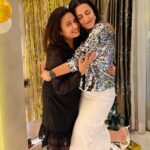 Esha Kansara Instagram - I may have been an hour and a half late to call you for your real birthday, but hey we celebrated already in advance! I mean you did, hehehehehe I love you manali. I hope when you see this you smile, is all I want 😘😘😘😘😘😘 Happy valentines my forever valentine no. 1 🤩🤪✌️💃❤️😘
