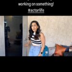 Esha Kansara Instagram - Ek set pe se dusre set pe jaane ki exam! Special thanks to @mitragadhvi for the laughs and the ad that I dint get and the 10% that he dint 🤪 Audition Next Level