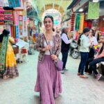 Esha Kansara Instagram - લાગણી છૂટે ના…❤️❤️❤️ Shreenath Ji Temple Nathdwara