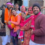 Esha Kansara Instagram - परिवार ❤️ Nathdwara - the City of Shreenathji