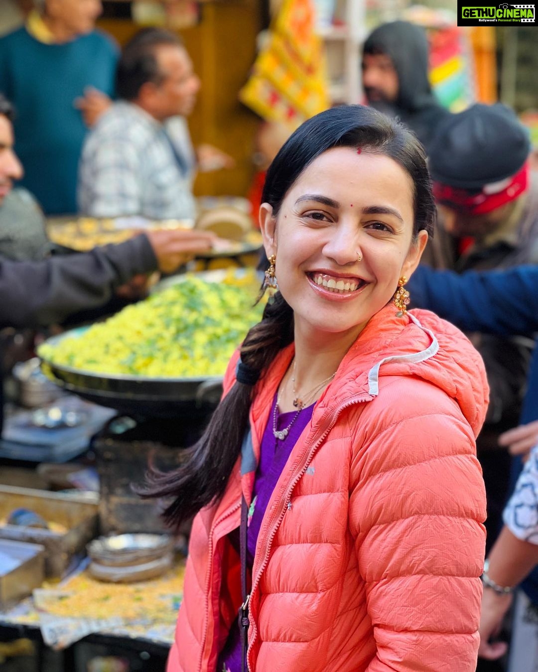 Esha Kansara Instagram - My kinda breakfast 🥹🥰 #Poha&Chai Nathdwara - the City of Shreenathji
