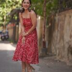Esha Kansara Instagram - Missed a flight but my grid is complete 🥳💃😆 📸- @iam_rajinamdar 👗- @styleitwithniki in @whysobluelove