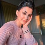 Esha Kansara Instagram - Eyes are red, Toes are blue, But dancing is fun, That’s very true! -Me after dancing and being up all night for 3 ekka ❤️ Ok…goodmornight!!!!!