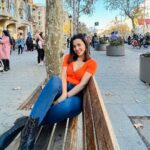 Esha Kansara Instagram - HONEYMOONY on the streets of Barcelona🥳❤️😃😍🥰🌸
