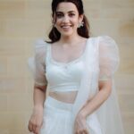 Esha Kansara Instagram - If we Gujjus had a white wedding..I would look like this someday! 🤪….and then 1…2…3……..e haaloooo🕊️🕊️🕊️ Also, Diwali chali gayi but garba kabhi nahi jaega! 😝 Pc @chiragpanchal__
