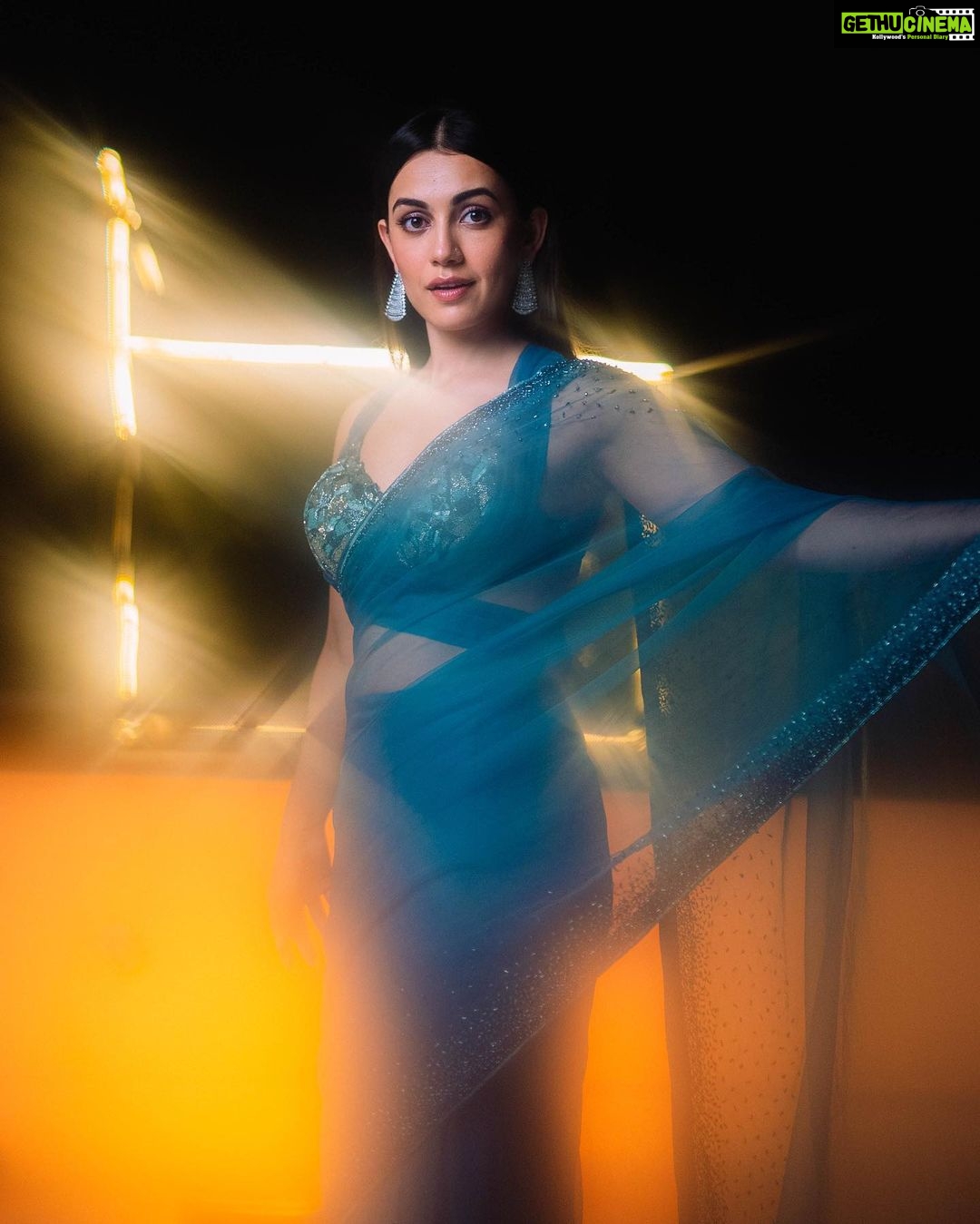 Esha Kansara Instagram - Happy new year! 💥💥💥💥💥 . . . Styled by @styleitwithniki Assisted by @ishhuu_26 Head to toe in @dvfashionstudio Photography @chiragpanchal__ @badal_patel52 Edit by @harsh._173 #happynewyear #diwali2022