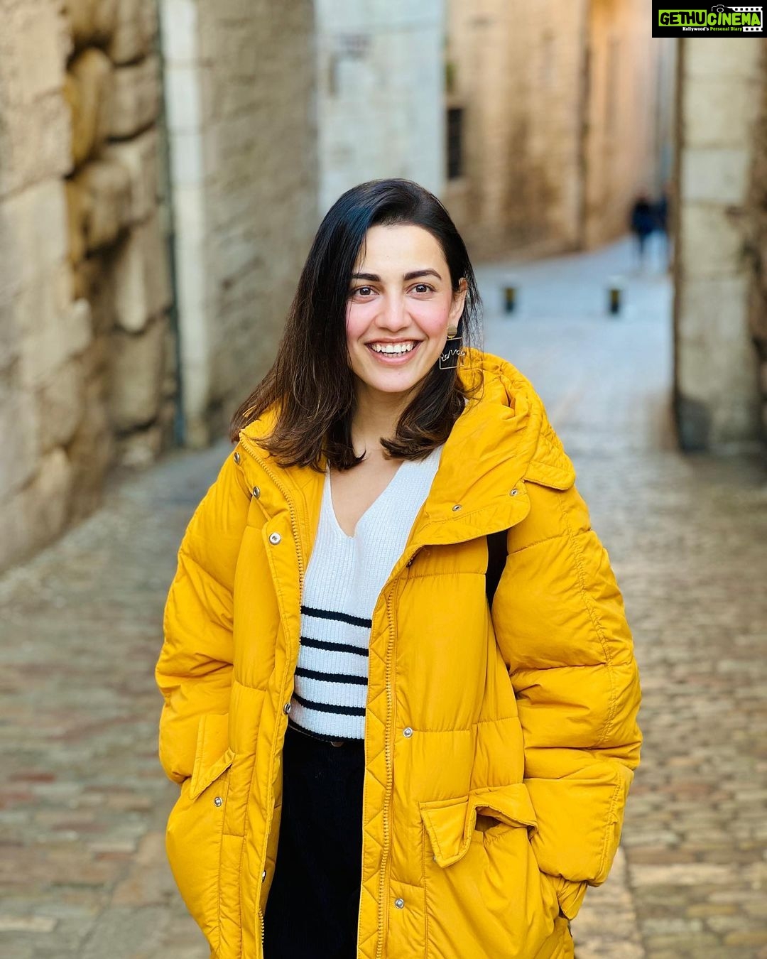 Esha Kansara Instagram - Goodbye Barcelona! 🥳