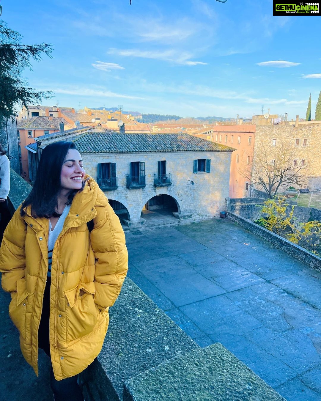 Esha Kansara Instagram - Goodbye Barcelona! 🥳