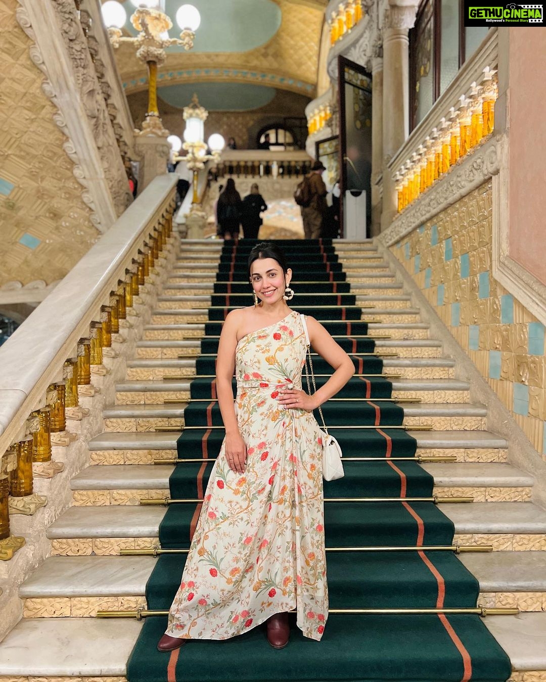 Esha Kansara Instagram - Goodbye Barcelona! 🥳