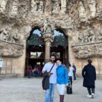 Esha Kansara Instagram - Ye wali trip pe random log mile nahi zyada hum dono ke photos kheenchne ke liye 🤣so ek doosre ke photographer hum hi ban gaye🤪🤣 La Rambla, Barcelona