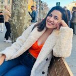 Esha Kansara Instagram - HONEYMOONY on the streets of Barcelona🥳❤️😃😍🥰🌸