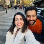 Esha Kansara Instagram - HONEYMOONY on the streets of Barcelona🥳❤️😃😍🥰🌸