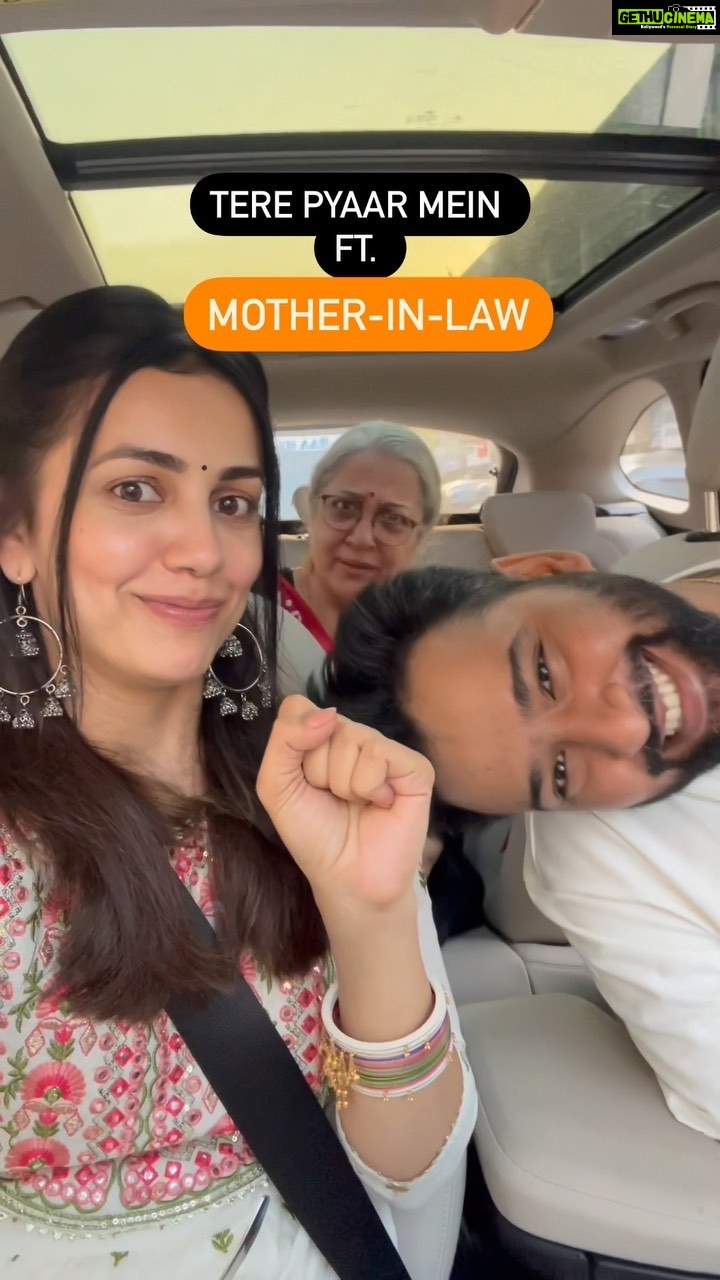 Esha Kansara Instagram - Kya aapki Sasumom itni cool hai?