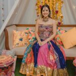 Esha Kansara Instagram - For our mehendi, I wanted to feel and look like a Gujju bride and special thanks to @annu_patel1402 @annus_creation for making this outfit specially for me in a few days time and my very dearest @aesha.desaii @tamraa.bespokejewelry for styling this jewellery and creating a perfect look! And @jayshreebridalmehandi for this minimal yet beautiful mehendi! Thank you girls ❤️🥳 Photography by @karmaproduction_india 🤍🤍🤍 Hair @_hair.by.freya_ Make up @theglitterboxbyshreyapatel #mehendi #mehendidesigns #bridesofindia #gujaratibride ❤️❤️
