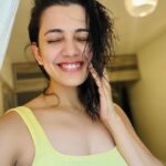 Esha Kansara Instagram - This is how I feel this morning! ✌️☺️ Mumbai, Maharashtra