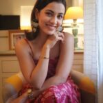 Esha Kansara Instagram - For a visit down the memory lane of Mithibai! ❤️❤️ #colosseumfestmithibai . 📸- @iam_rajinamdar 👗- @styleitwithniki in @whysobluelove . Earrings @eshyl_silver Watch & bracelet @jay_jewellers_rajkotwala Mithibai College