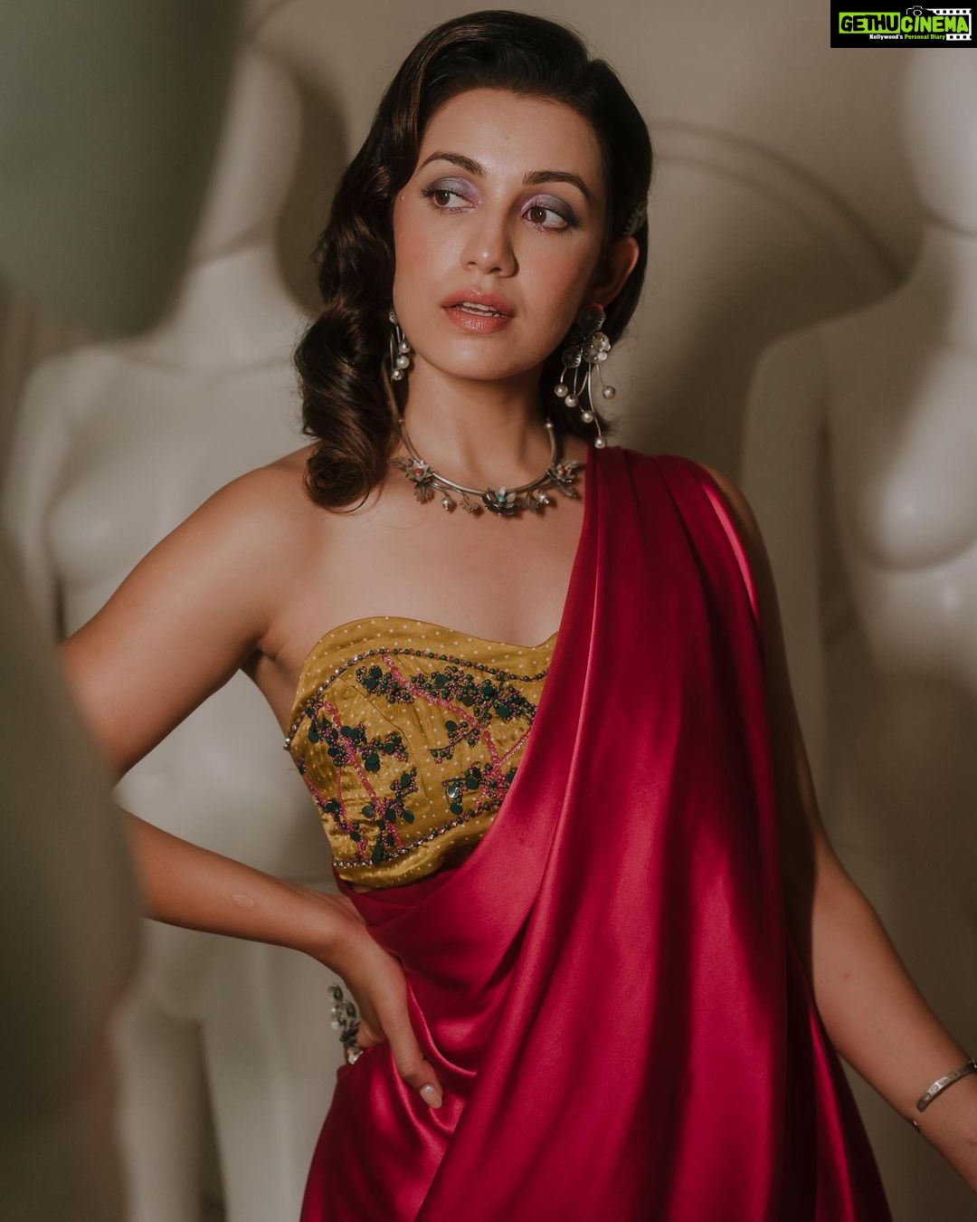 Esha Kansara Instagram - Ain’t no occasion without my jewellery from @eshyl_silver 💕 925 Silver Jewellery for every celebration! Shot by: @devansh5 Creative director: @thekushalnaik Art director: @manankharsani Concept & Styling: @styleitwithniki Outfit: @flairthestudio Hair: @_hair.by.freya_ Make up: @theglitterboxbyshreyapatel Location courtesy : @brandnbread.agency Production: @thejaiminpatel @gohildipen @vishal_jain20105 #eshyl #eshyl925jewellery #silverjewelry #eshakansara