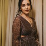 Esha Kansara Instagram - For times food awards!✌️ @styleitwithniki ❤️ Last minute photography @devthakkarz 💪 Last minute HMU by yours truly 🙋🏻‍♀️💁‍♀️ #timesfoodawards2023 #eshakansara
