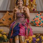 Esha Kansara Instagram - For our mehendi, I wanted to feel and look like a Gujju bride and special thanks to @annu_patel1402 @annus_creation for making this outfit specially for me in a few days time and my very dearest @aesha.desaii @tamraa.bespokejewelry for styling this jewellery and creating a perfect look! And @jayshreebridalmehandi for this minimal yet beautiful mehendi! Thank you girls ❤️🥳 Photography by @karmaproduction_india 🤍🤍🤍 Hair @_hair.by.freya_ Make up @theglitterboxbyshreyapatel #mehendi #mehendidesigns #bridesofindia #gujaratibride ❤️❤️