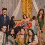 Esha Kansara Instagram - Never knew our families danced THIS MUCH! 😃🥳💃🥰🤩❤️ Our mehendi had nothing but a chill, fun and dancing on dhol kind of a vibe🥁 Special thanks to @annu_patel1402 @annus_creation for making this outfit specially for me in a few days time and my very dearest @aesha.desaii @tamraa.bespokejewelry for styling this jewellery and creating a perfect look! And @jayshreebridalmehandi for this minimal yet beautiful mehendi! Thank you girls ❤️🥳 Photography by @karmaproduction_india 🤍🤍🤍 Hair by @_hair.by.freya_ Make up by @theglitterboxbyshreyapatel #mehendi #mehendidesigns #bridesofindia #gujaratibride