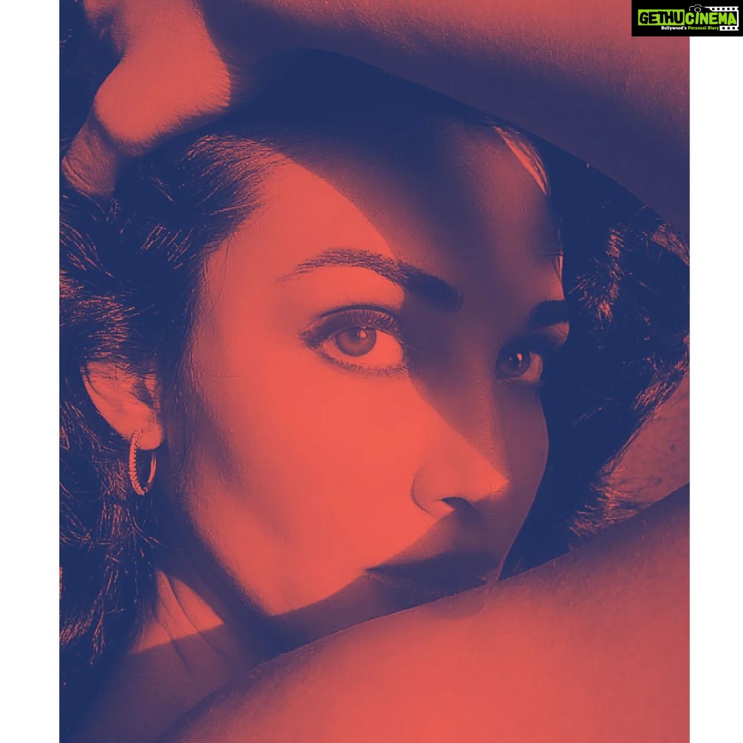 Flora Saini Instagram - 🧡 which one is ur favorite? #love #sky #sun #light #blessings #photography #insta #red #explore #nature #makeup #fashion #home #trending #pic #beauty #music #life #viral #instagram #black #bestoftheday #happy #fashion #fun #style #ootd #outfit #lifestyle #instalove #instadaily