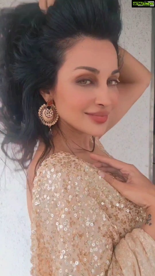 Flora Saini - 9.9K Likes - Sometimes all u need is for the world to Calm DOWN! 💛
#reels #reelsinstagram #trending #viral #instagram #love #me #instamood #picoftheday #girl #beautiful #bestoftheday #happy #sky #style #ootd #foryou #follow #fashion #friends #goodvibes #reels #explore #makeup
