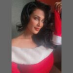 Flora Saini Instagram - When we remember a special Christmas, it is not the presents that made it special, but the laughter, the feeling of love, and the togetherness of friends and family that made that Christmas special. 🎄❤️☁️ #love #sky #red #smile #picoftheday #chocolate #style #newyear #viral #travel #blogger #happiness #photographer #new #trending #hot #makeup #fashion #photography #holiday #instagram #ootd #fyp #dress #sun #winter #like #christmas #outfit #live