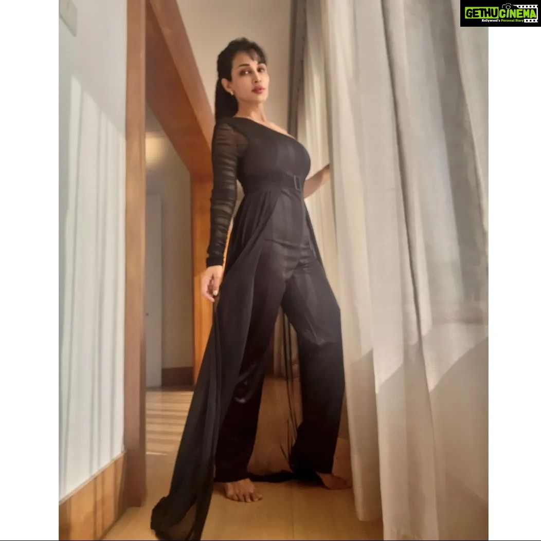 Flora Saini Instagram - Some of us have great runways already built for us. If you have one, take off. But if you don't have one, realize it is your responsibility to grab a shovel and build one for yourself and for those who will follow after you. #fashion #love #black #ootd #life #trending #sky #beautiful #beauty #lifestyle #life #like #dress #picoftheday #viral #loveyourself #photography #explorepage #tiktok #trending #blogger #photo #instagood #new #photooftheday