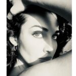 Flora Saini Instagram - 🧡 which one is ur favorite? #love #sky #sun #light #blessings #photography #insta #red #explore #nature #makeup #fashion #home #trending #pic #beauty #music #life #viral #instagram #black #bestoftheday #happy #fashion #fun #style #ootd #outfit #lifestyle #instalove #instadaily