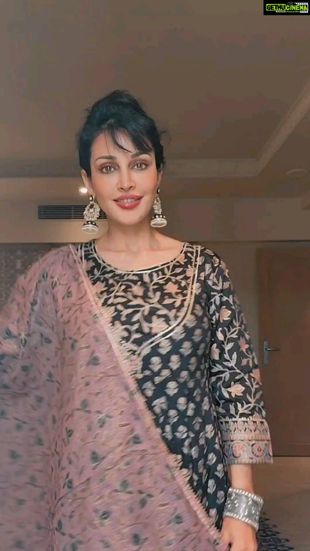 Flora Saini - 4K Likes - Lighting up this festive season with @tara_c_tara ❤️
@maverick.communication01
#love#me#instagood#photooftheday#instamood#picoftheday#girl#beautiful#instadaily#summer#follow#bestoftheday#happy#sky#fashion#fun
#trending#viral#ootd#fashion#outfit#fashionblogger#style#instafashion#dress
#black#friends#goodvibes#reels#explore#makeup