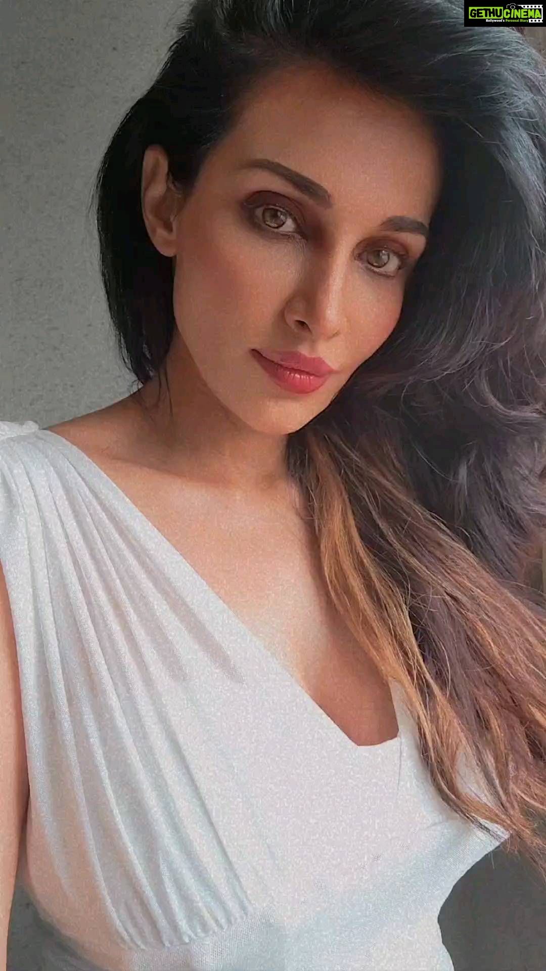 Flora Saini - 13.8K Likes - शायद 🌹
Video call live #tonight at 10pm
Click link in bio to download app
.
#reels #reelsinstagram #reelitfeelit #trending #reellife #reelkarofeelkaro #reel #everydayreels #instagramreels #reelsinsta #reelsviral #happiness #favourite #soulmate #video #holiday #weekend #style #instafamous #fashionista #explore #reelsofinstagram #love #insta #instamood #instagram #ınstagood