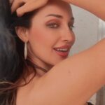 Flora Saini Instagram - 💛 . #reels #reelsinstagram #reelitfeelit #trending #reellife #reelkarofeelkaro #reel #everydayreels #instagramreels #reelsinsta #reelsviral #happiness #favourite #blue #video #holiday #weekend #style #instafamous #fashionista #reelsofinstagram #love #insta #instamood #instagram #ınstagood