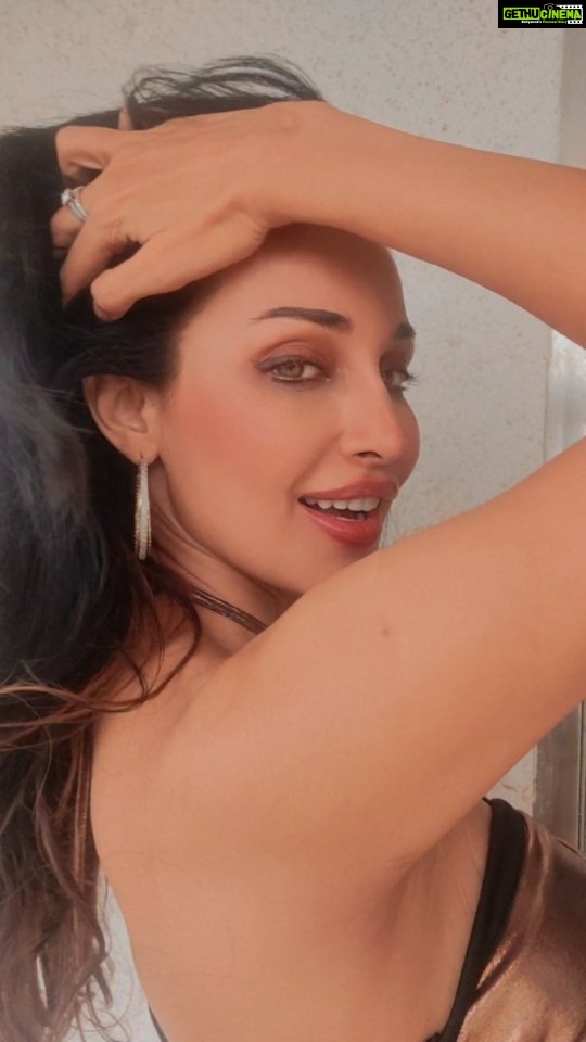 Flora Saini Instagram - 💛 . #reels #reelsinstagram #reelitfeelit #trending #reellife #reelkarofeelkaro #reel #everydayreels #instagramreels #reelsinsta #reelsviral #happiness #favourite #blue #video #holiday #weekend #style #instafamous #fashionista #reelsofinstagram #love #insta #instamood #instagram #ınstagood