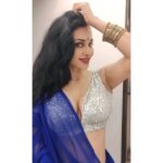 Flora Saini Instagram - New album out now 💙 Click link to download app : http://onelink.to/floraapp Saree by @kashvi_saree_ #love #girl #artwork #like #jewelry #photography #insta #explore #nature #makeup #fashion #home #trending #pic #beauty #music #life #viral #instagram #black #bestoftheday #happy #sky #fashion #fun #style #ootd #outfit #lifestyle #instalove #instadaily
